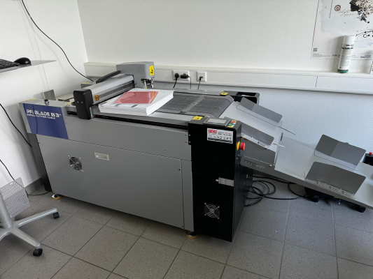 Duplo PFi Blade B3+ Digital Cutting Table 5789   IST 0604 RM